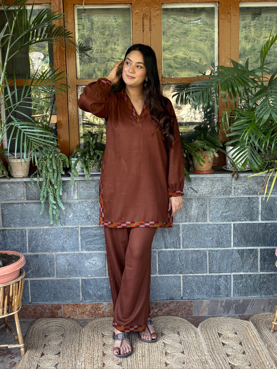 Taana Baana — Brown